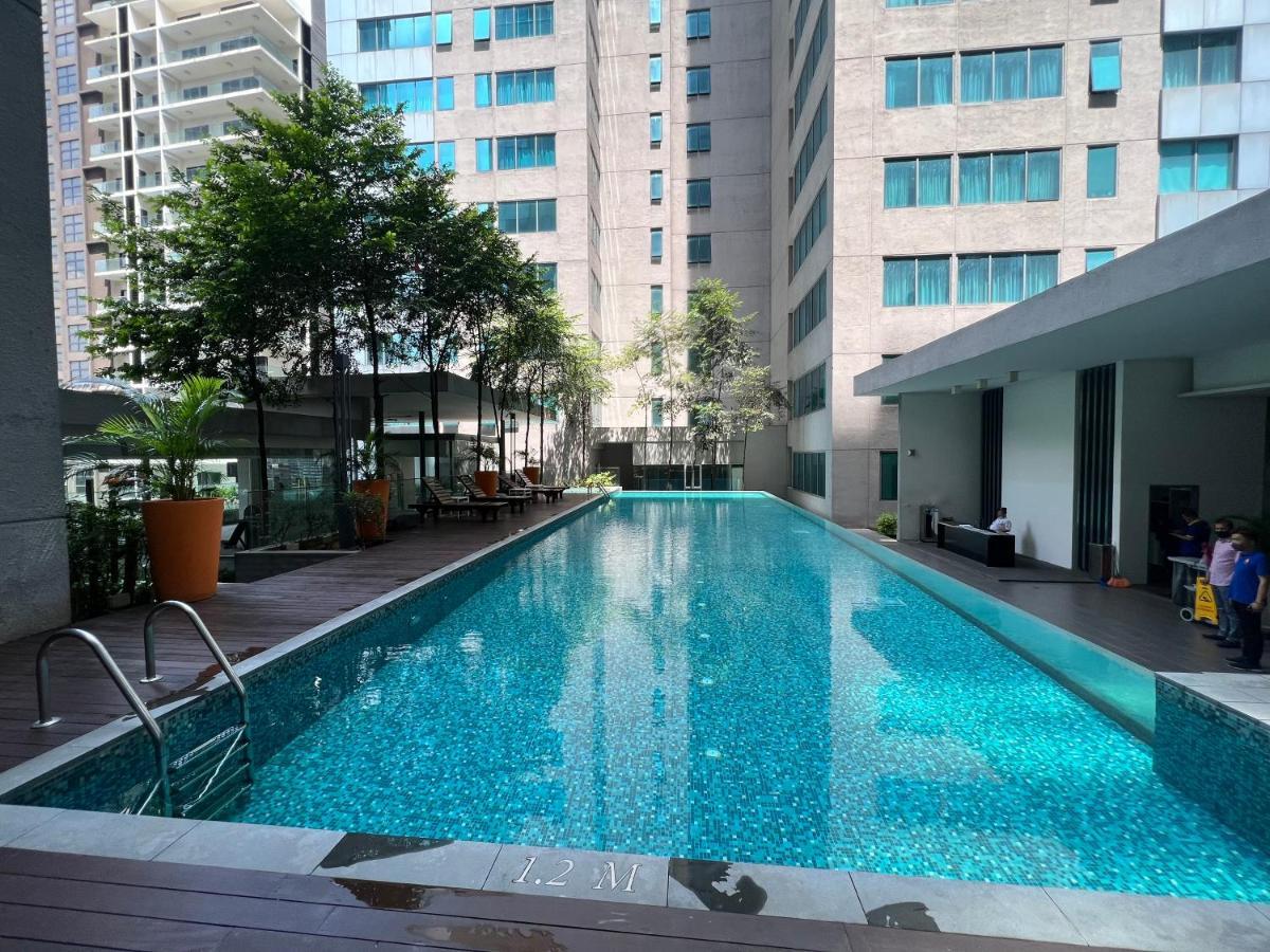 Summer Suites Klcc By Luna Куала-Лумпур Экстерьер фото